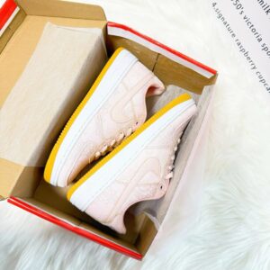 N-k sneakers