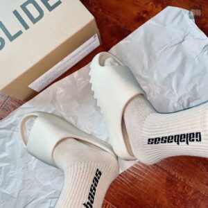 Y33zy slides