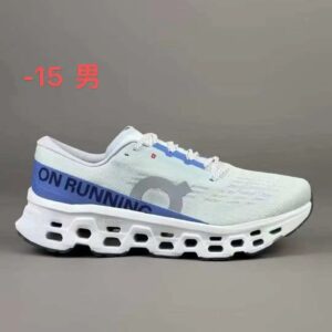 0n Cl0ud sneakers