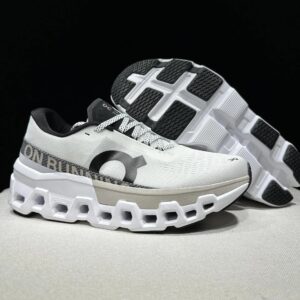 0n Cl0ud sneakers